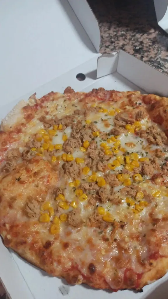 Maryam Gallego_Pizza Rica_Palma del Río_avis