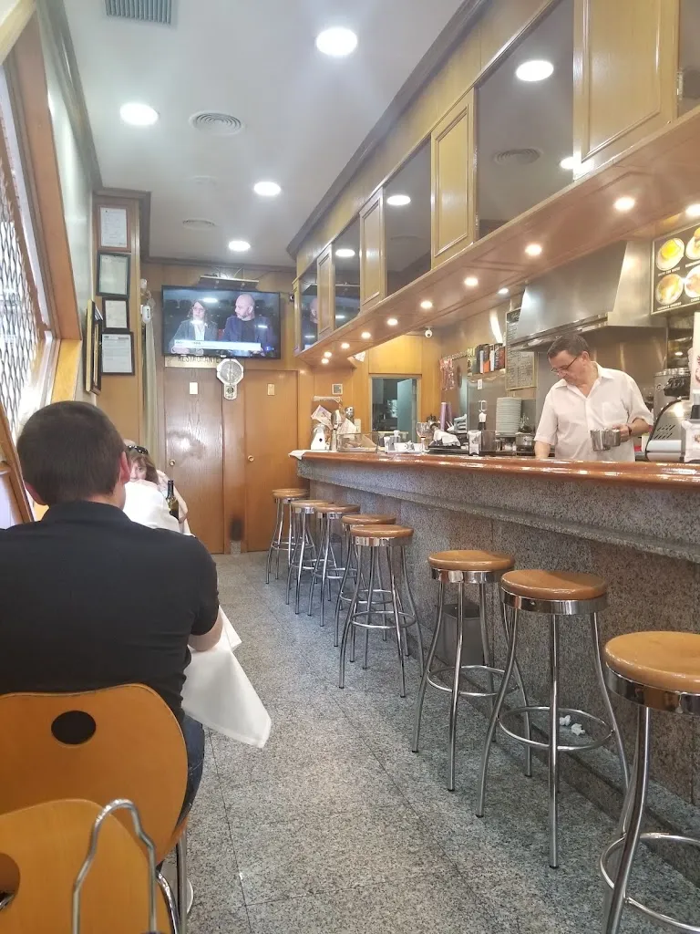 L. Royster_Cafetería Sagredo_Valenzuela_Bewertung