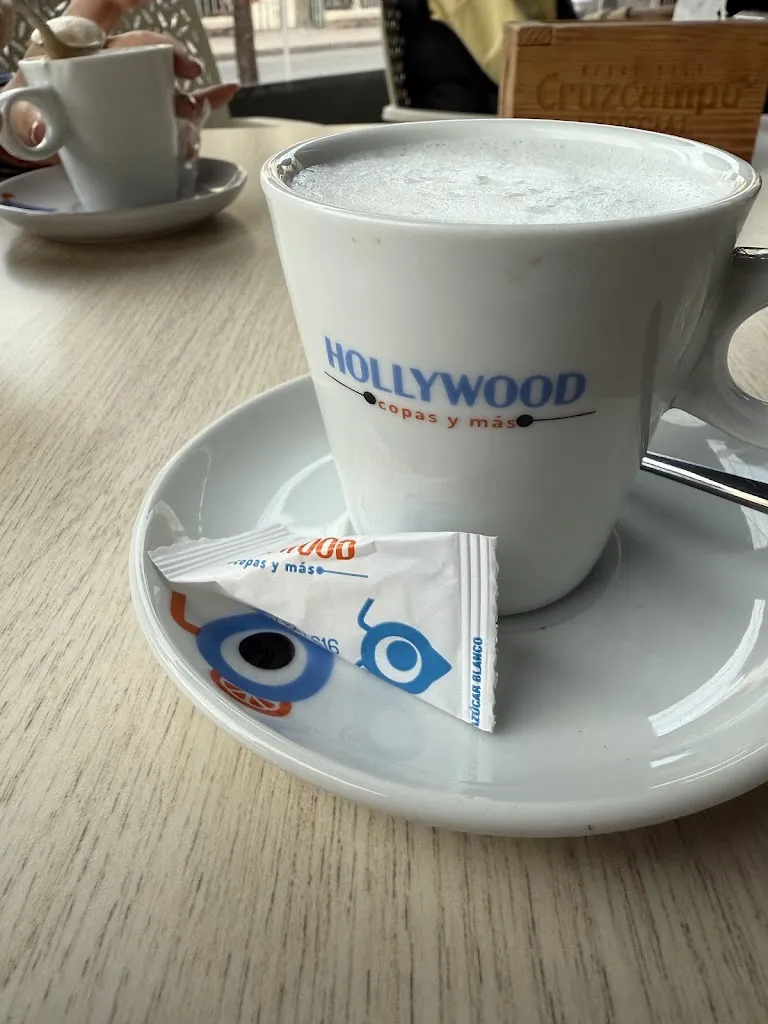 PUB HOLLYWOOD restaurant in Priego de Córdoba