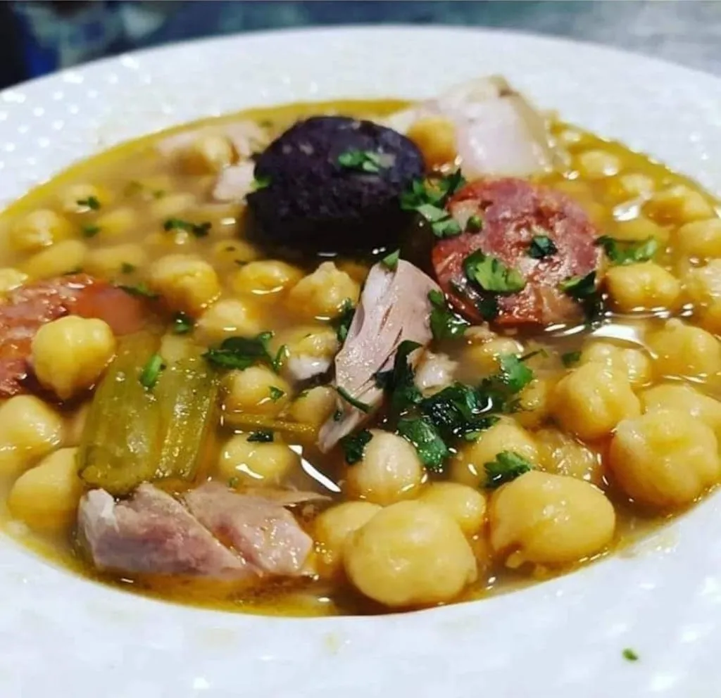 Olivo Loco_Villa del Río_slider_image_3