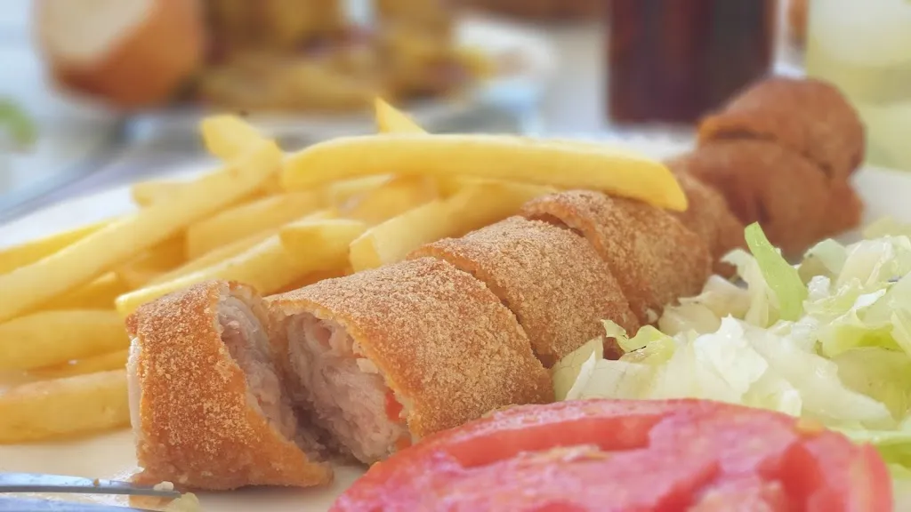 David Gutiérrez Sacristán SPAIN_Cafe Bar Los Del Chuletero_Villa del Río_avis