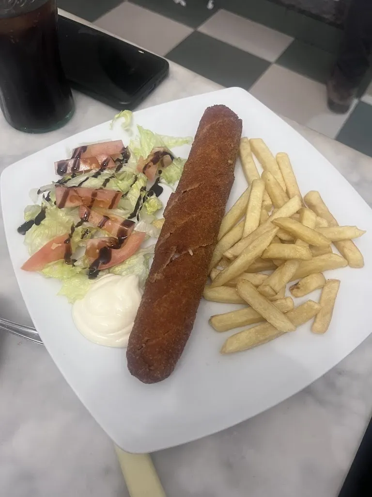 ANTONIO BARON CARDENAS_Bar Baena_Villa del Río_review