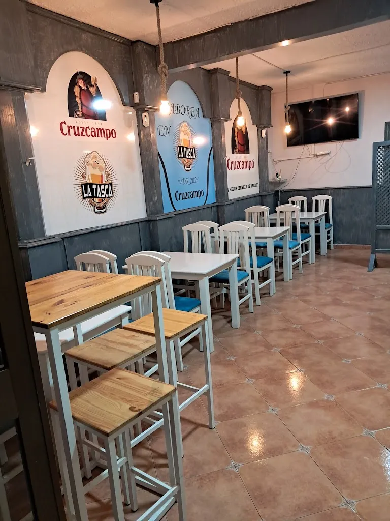 Cafe Bar la tasca restaurant in Villa del Río