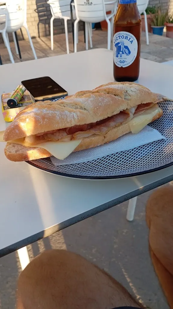 Jarek Melda_Rte. Las Brasas de Manolo_Villa del Río_avis