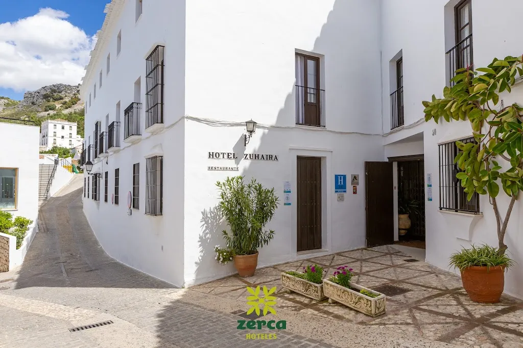 Zuhayra_Zuheros_slider_image_1