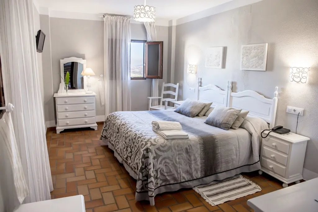 Zuhayra_Zuheros_slider_image_3