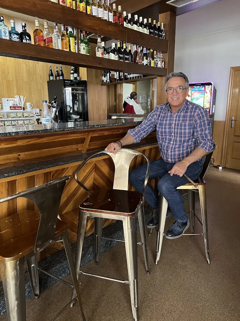 Antonio Z. G._BAR NINO Y ESTANCO_Villanueva de Córdoba_recensione