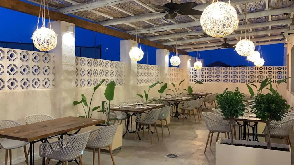 Oasis by Tangay_Villanueva de Córdoba_slider_image_1