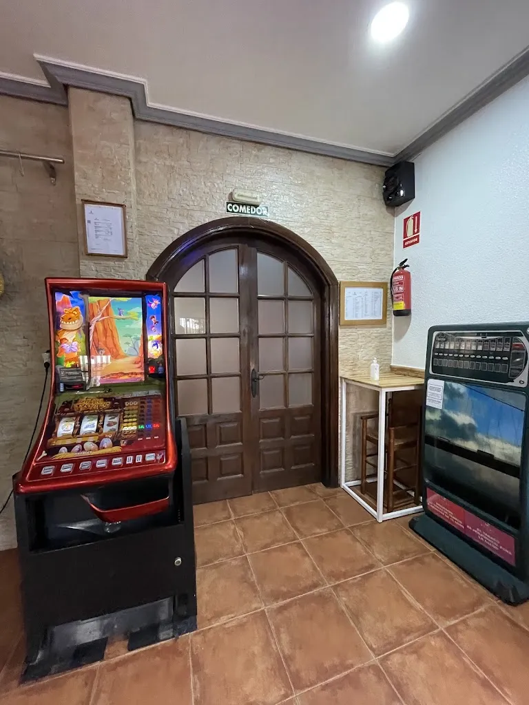 Kai Yonemura_Bar-Restaurante Lavara_Alberca de Záncara La_review