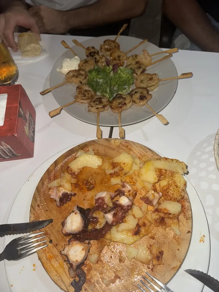 Jose Luis de la Fuente Ortiz_Bar Meson La Santa Cruz_Alberca de Záncara La_review