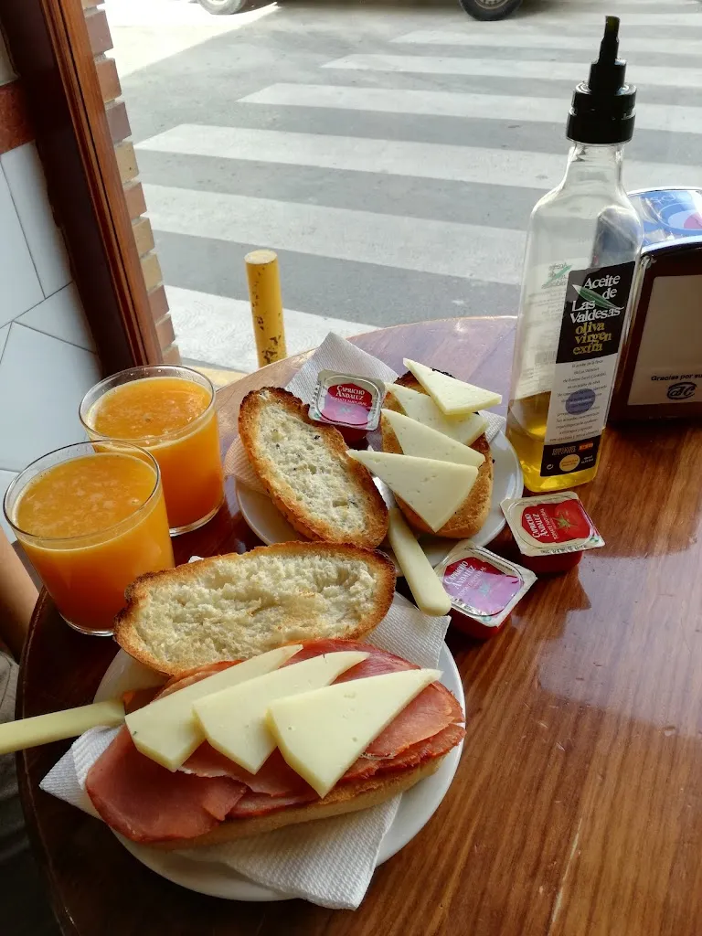 Javi García_Casa Luis Márquez_Puente Genil_review