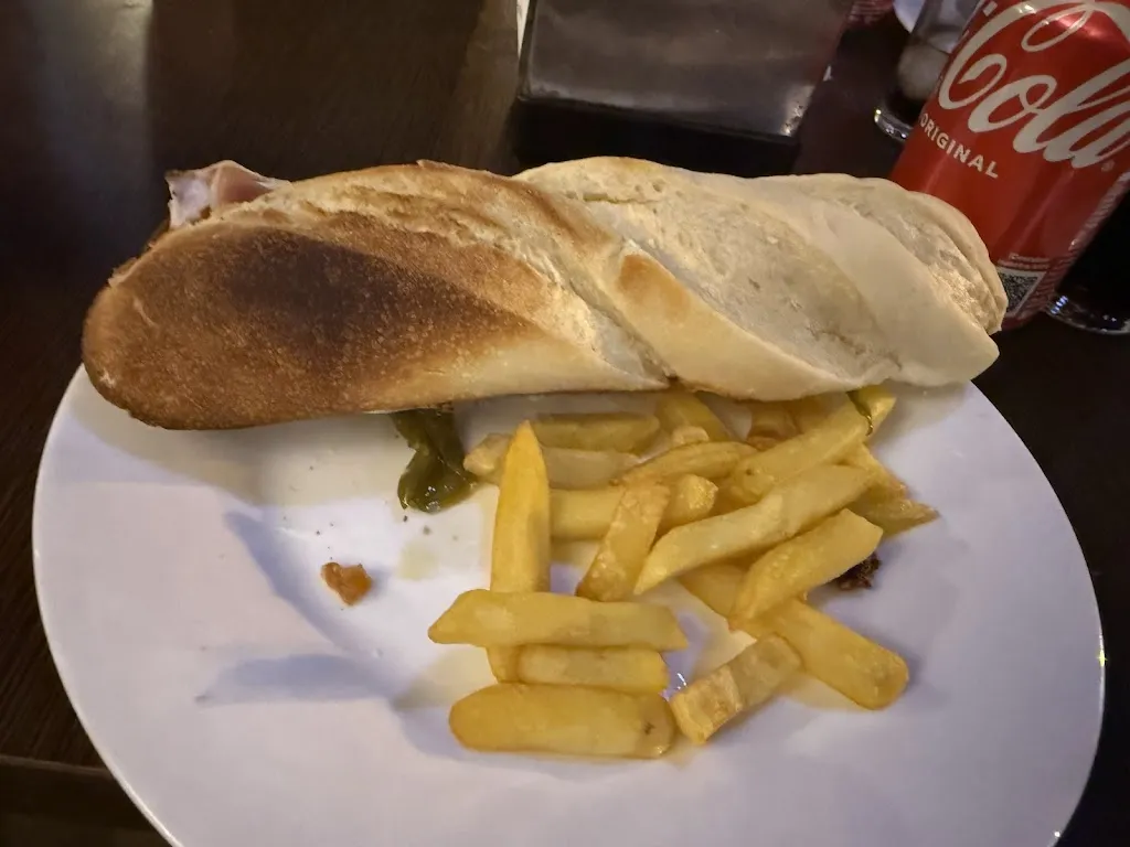 Manuel_Bar Casa Félix_Puente Genil_recensione