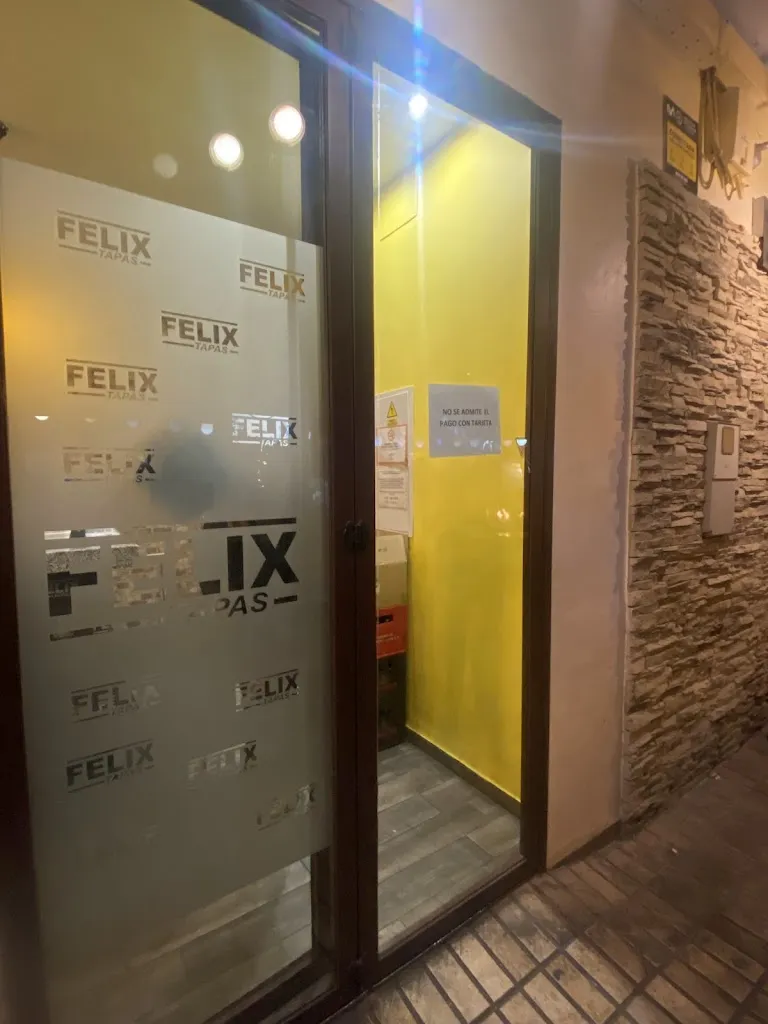 José Antonio Domínguez_Bar Casa Félix_Puente Genil_recensione