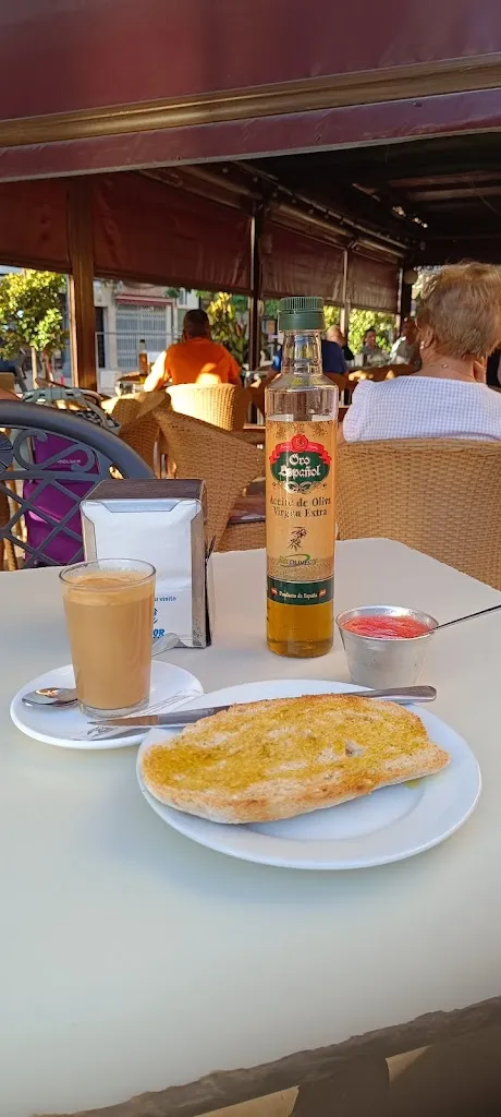 Francisco Marín Ruiz_Bar Casa Félix_Puente Genil_recensione