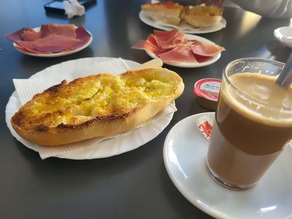 Café Bar Casa Eduardo_Puente Genil_slider_image_2