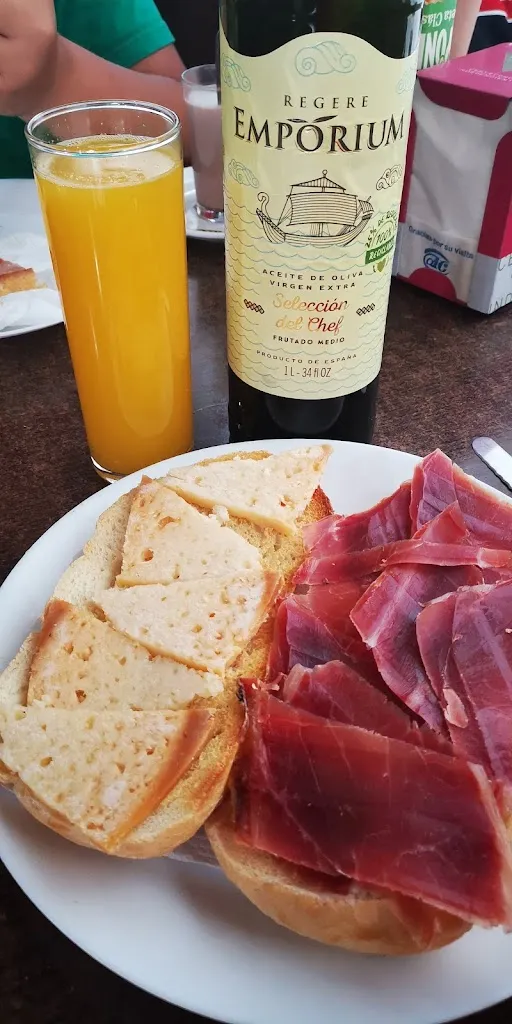 Bar Potroco restaurant in Puente Genil