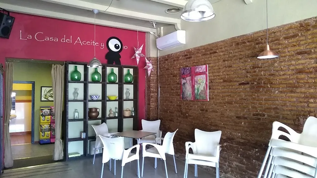LA CASA DEL ACEITE Y EL VINO restaurant in Puente Genil