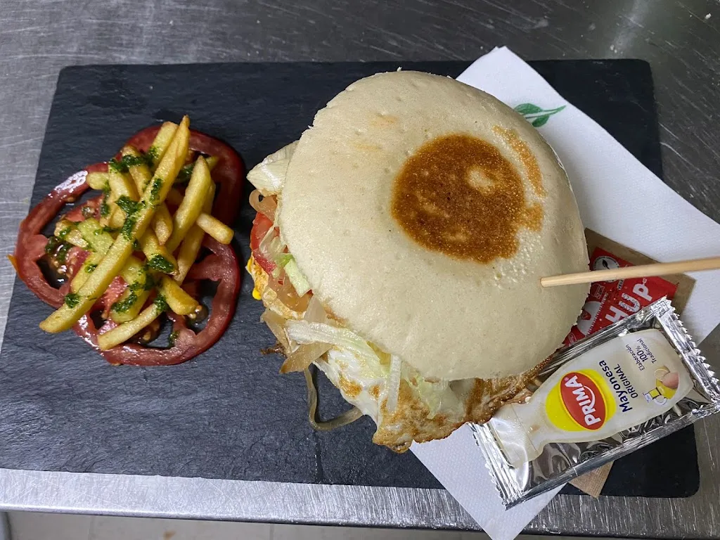 Dupin´s 1 Bocatería y Hamburguesería_Puente Genil_slider_image_1