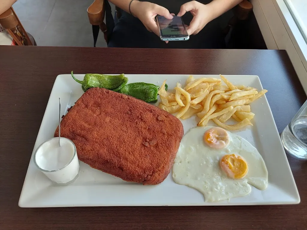 Cafeteria Kiko Y Sonia restaurant in Puente Genil