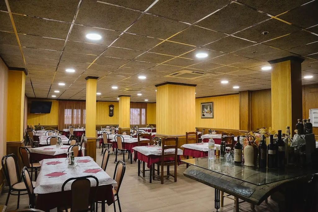 Hostal Restaurante San Cristóbal ristorante a Almarcha La