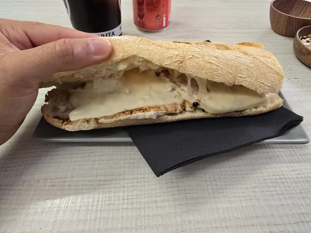 Fran López_Carmen CAFETERÍA & BAR._Aliaguilla_recensione