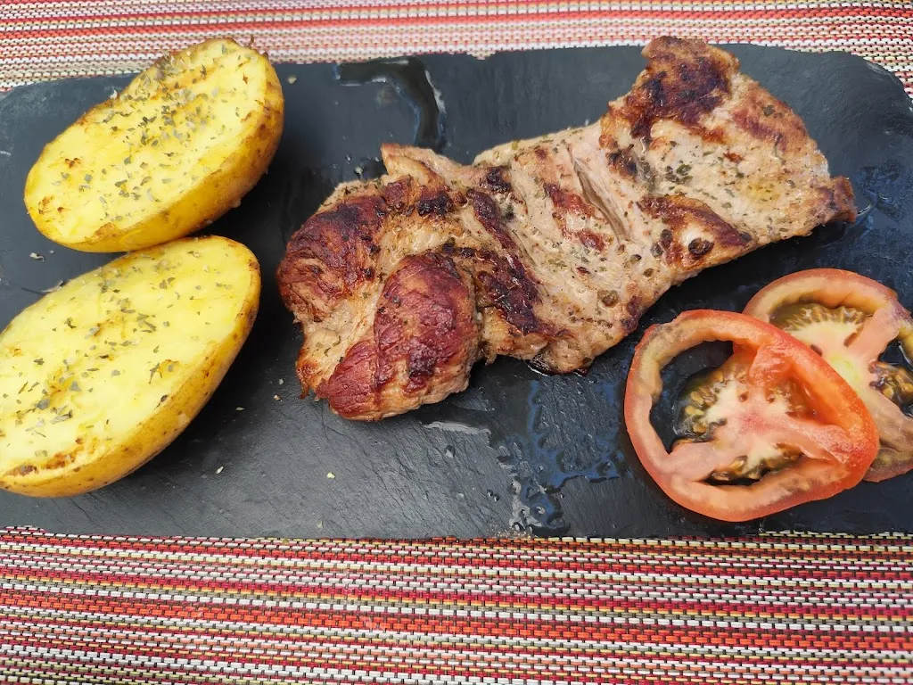 Sarah L_Centro de Aventura Libélula · Cuenca · Piraguas y Tiendas Árbol_Arandilla del Arroyo_review