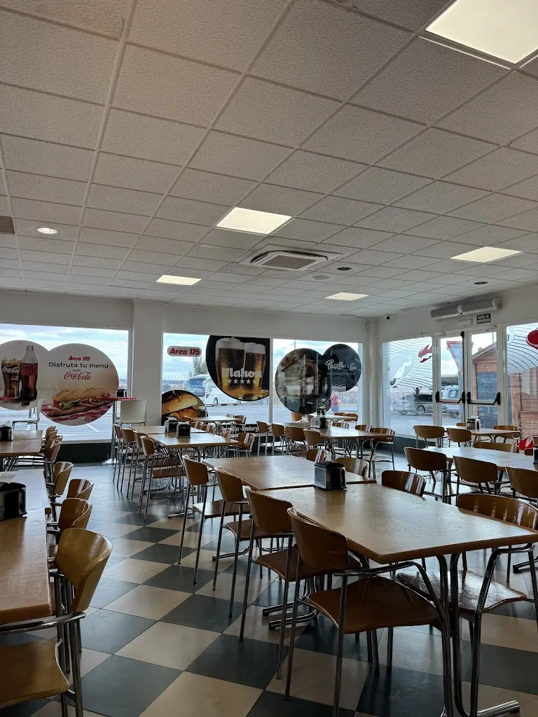 Ashoka Parampalli Yajnanarayana_Área 175_Atalaya del Cañavate_review