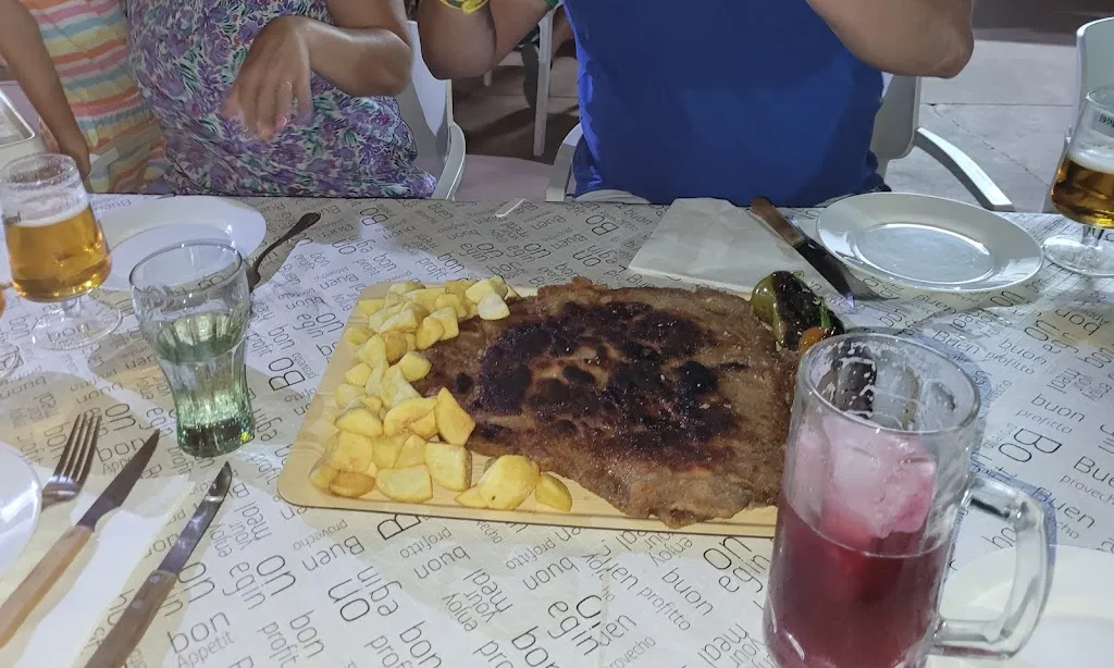 Manuel Cerdá García de Otazo_Bar El Casino_Atalaya del Cañavate_review