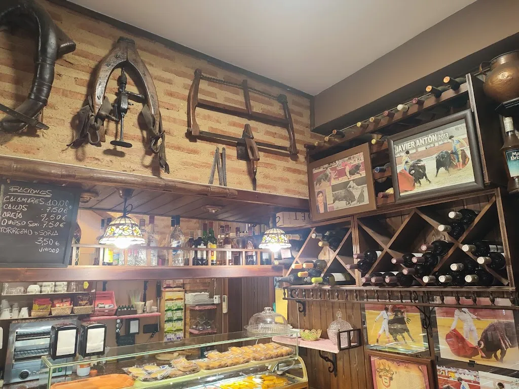 Mesón La Villa_Abia de la Obispalía_slider_image_1