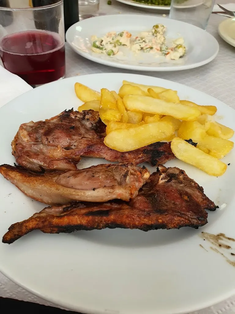 Sabrina Fenn_Restaurante San Cristóbal_Abia de la Obispalía_review