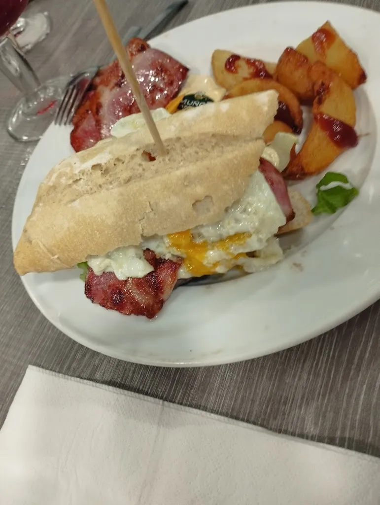 Víctor Serrano González_Bar-Restaurante 