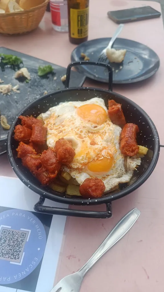 Victor Mediavilla Santos_Bar Social Campillos Sierra_Campillos-Sierra_review