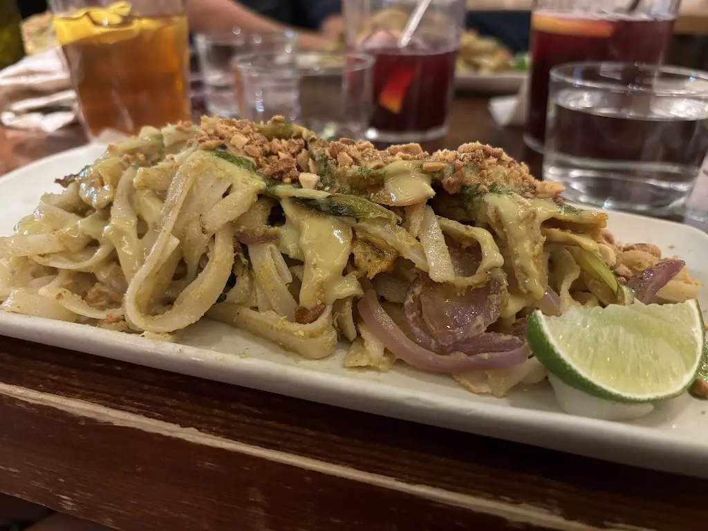 Holly Gee_La Encomienda_Belmonte_review