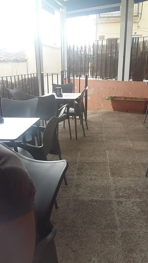 Bar Pub EL GARAJE._Cañada del Hoyo_slider_image_2