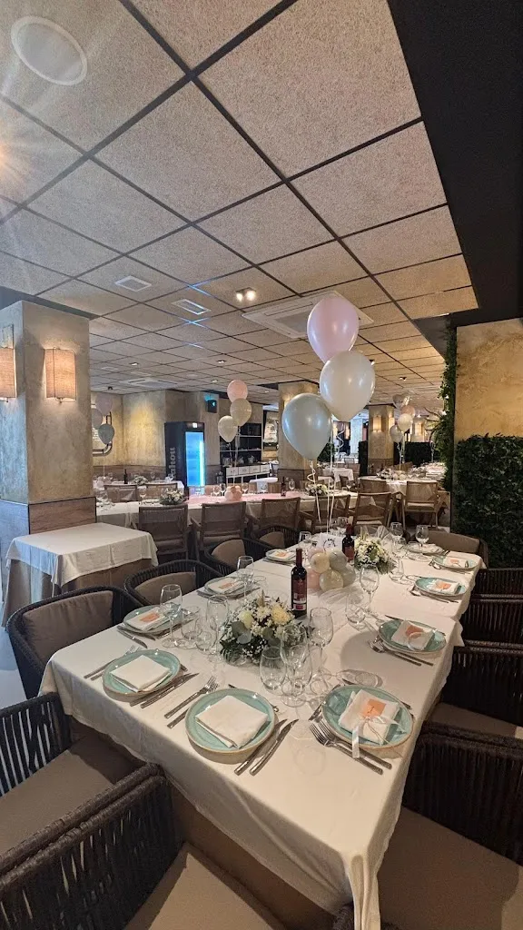 Restaurante Arturo's Planetario restaurant in Buendía