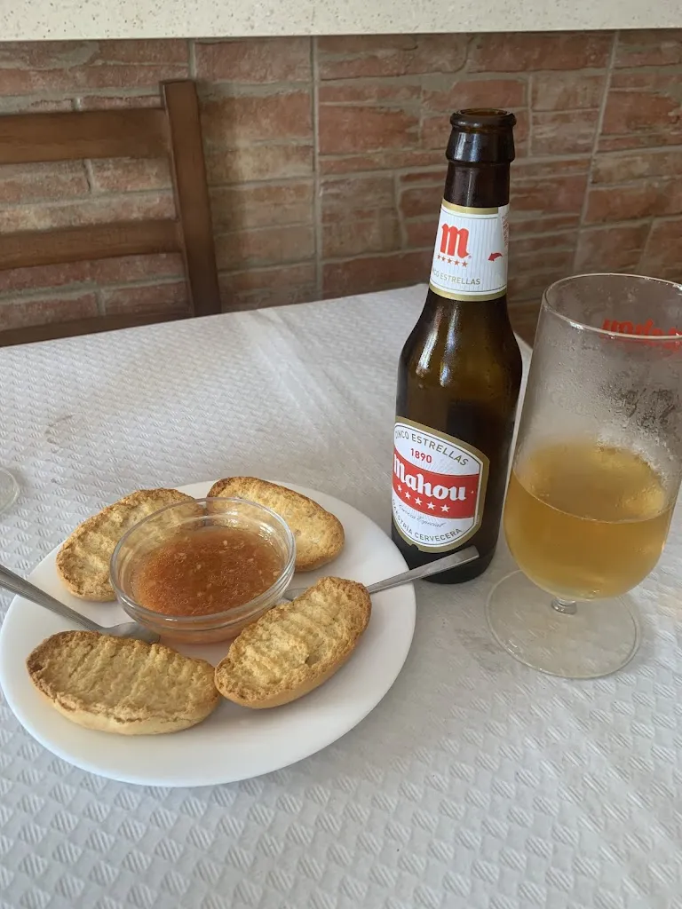 Marta López_Café-Bar La Plaza_Cañavate El_review