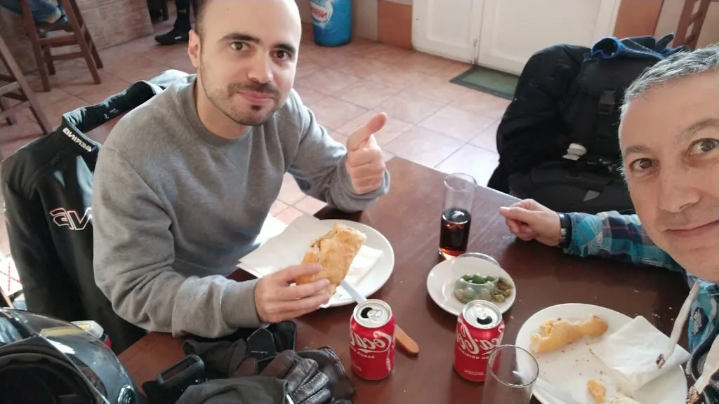 Miguel Juanes_Café-Bar La Plaza_Cañavate El_review