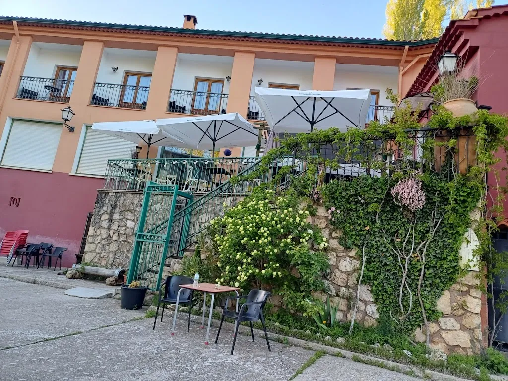 Rural Rio Escabas restaurant in Cañamares