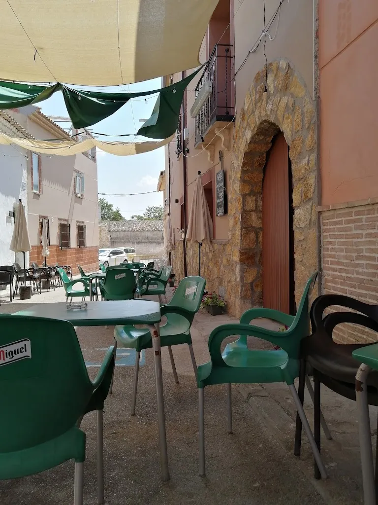 Beatriz Gajate_Bar Restaurante “Casa del Tío Canario”_Campos del Paraíso_review