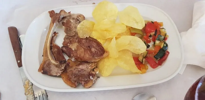 El cabezón Restaurante Azador restaurant in Cañaveruelas