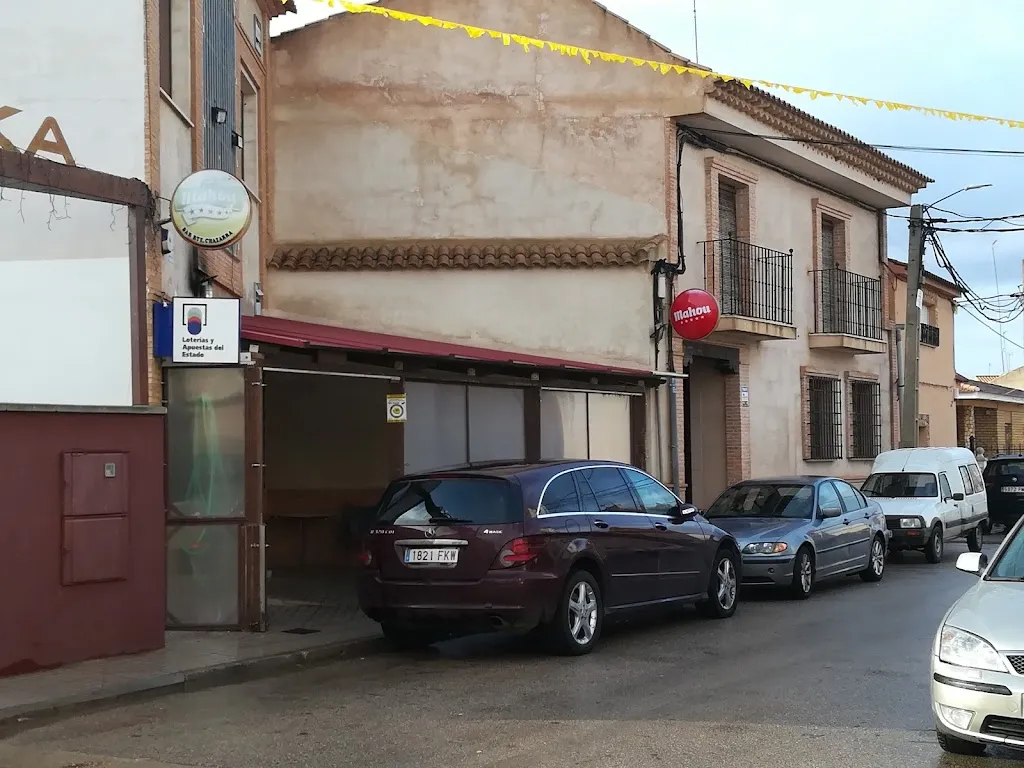 José Antonio_BAR RESTAURANTE PÉREZ & CHAZARRA._Casas de Haro_review