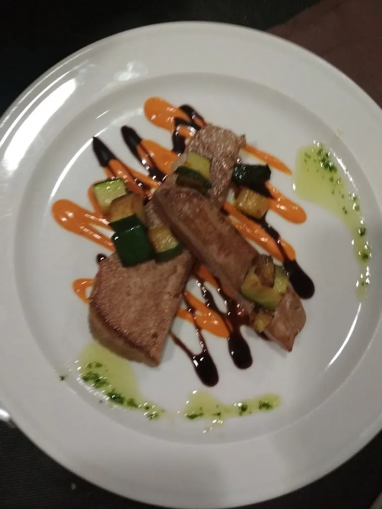 BAR RESTAURANTE PÉREZ & CHAZARRA. restaurant in Casas de Haro