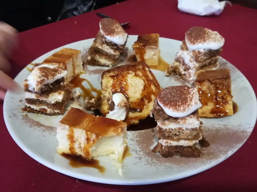 BAR RESTAURANTE PÉREZ & CHAZARRA._Casas de Haro_slider_image_2