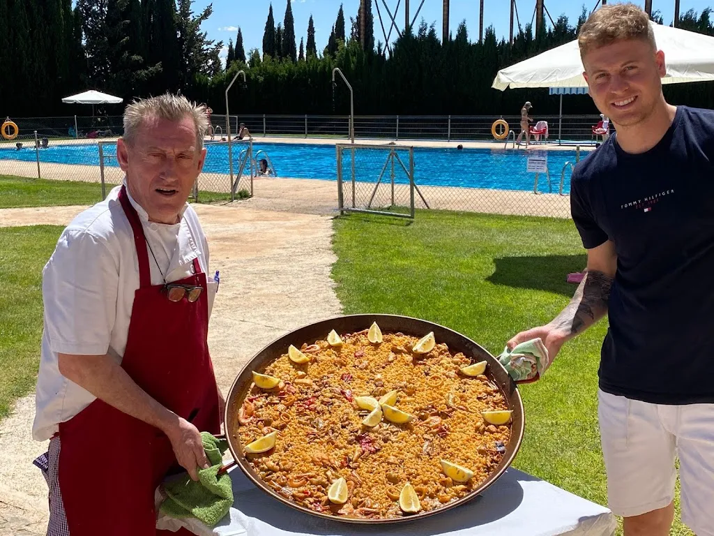 Menu_Bar y Piscina municipal_Casas de los Pinos_image_6