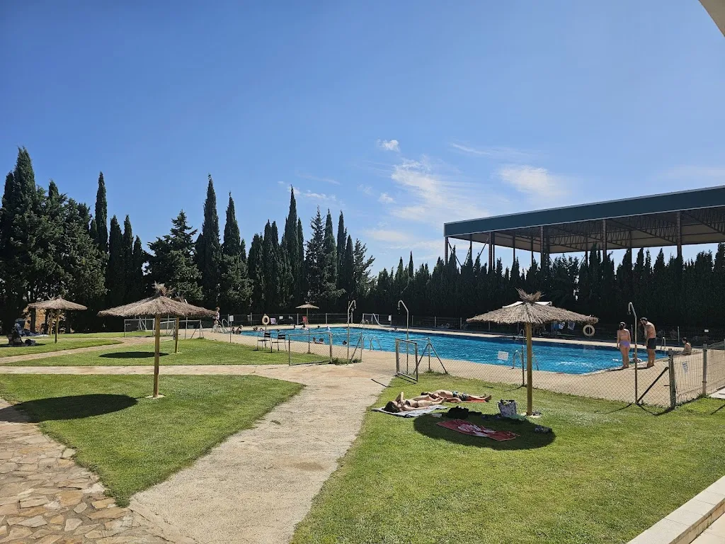 Bar y Piscina municipal_Casas de los Pinos_slider_image_3