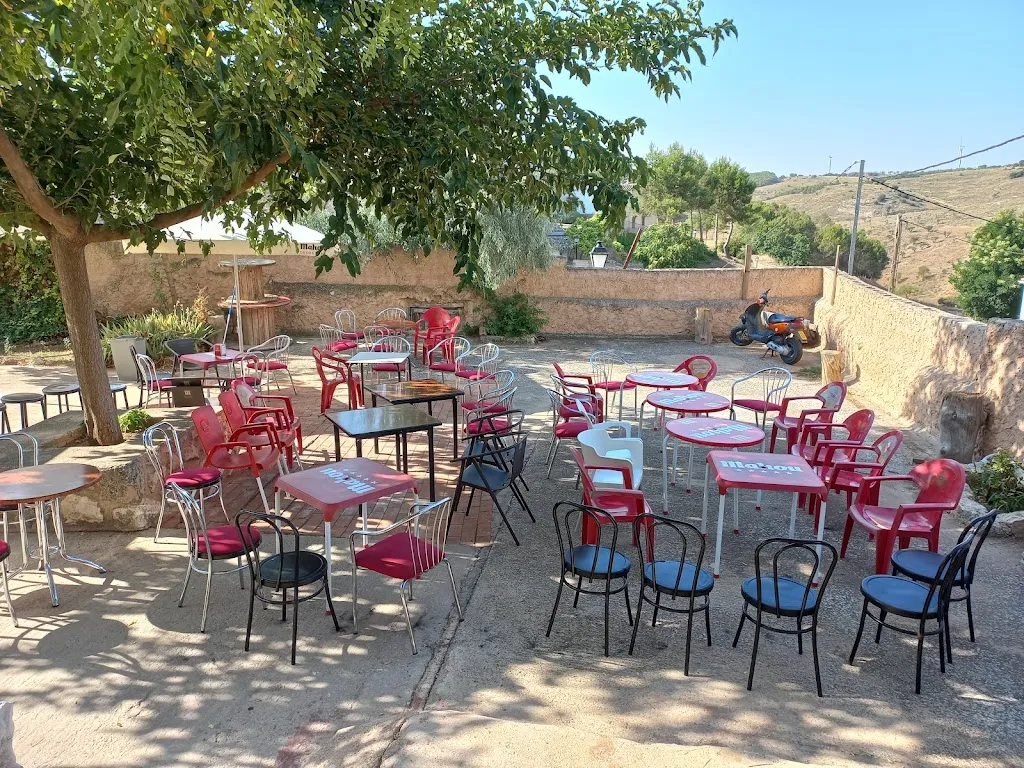 Bar Santos restaurant in Castillo de Garcimuñoz