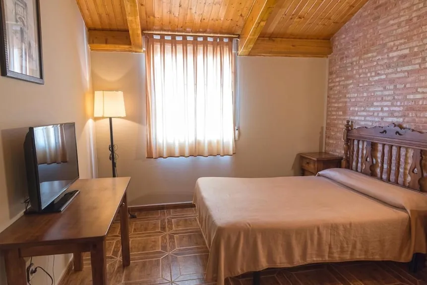 Hostal Restaurante La Sima_Castillo de Garcimuñoz_slider_image_3