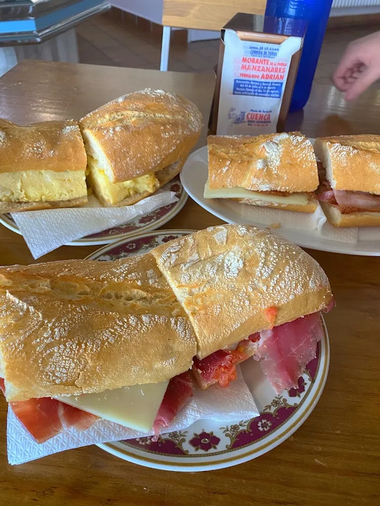 Lourdes Figueruelo_Hostal San Fermín Km.141_Cervera del Llano_review