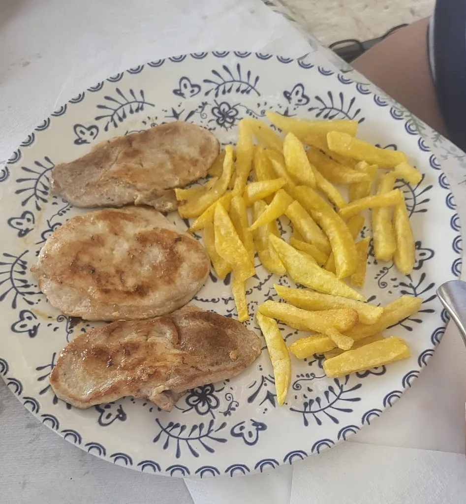 Kelly Paz_El Cobijo de Los Sentidos._Enguídanos_review