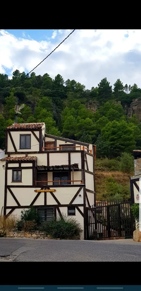 Ariana Lozano_Chorreras Cuenca_Enguídanos_review